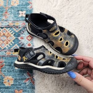 Keen Stingray Sport Sandals  Black Orange Kids US 10